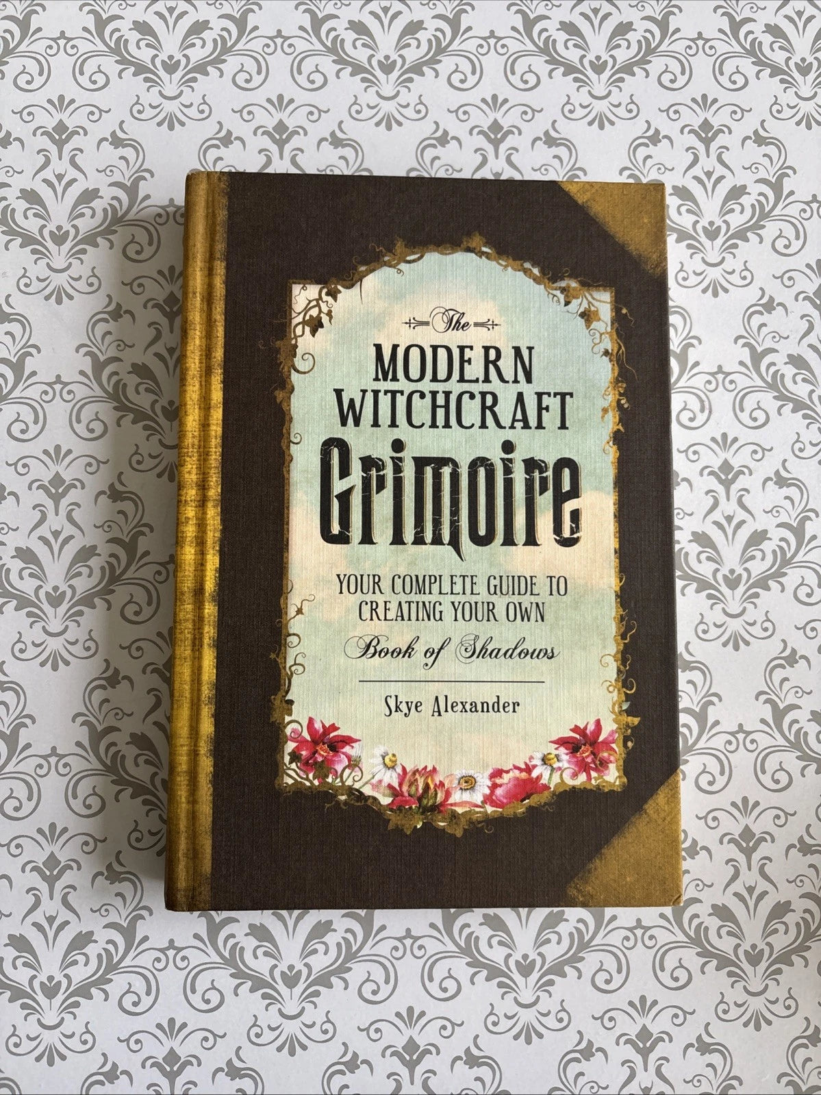 The Modern Witchcraft Introductory Boxed Set (The Modern Guide to Witchcraft/The Modern Witchcraft Spell Book/The Modern Witchcraft Grimoire)