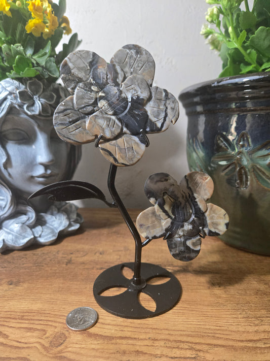 Volcano Agate Flower Carving
